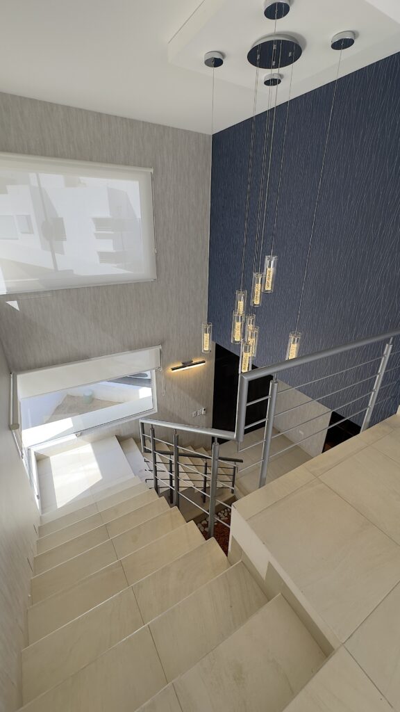 escalera casa sunset